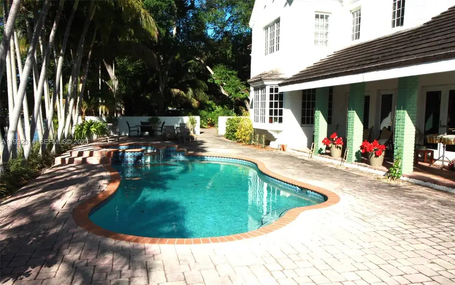 6750 Granada Blvd, Coral Gables, FL 33146 - #2