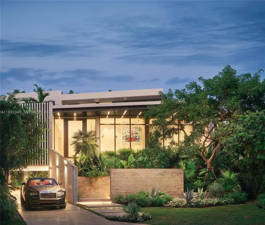 1413 N Venetian Way, Miami Beach, FL 33139 - Image #3