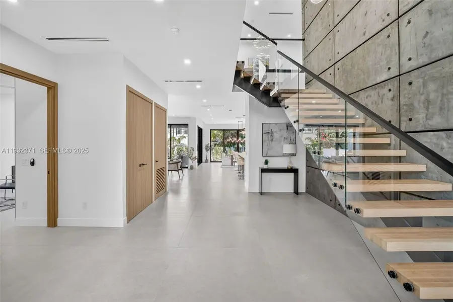 1013 SE 9th St, Fort Lauderdale, FL 33316 - #3