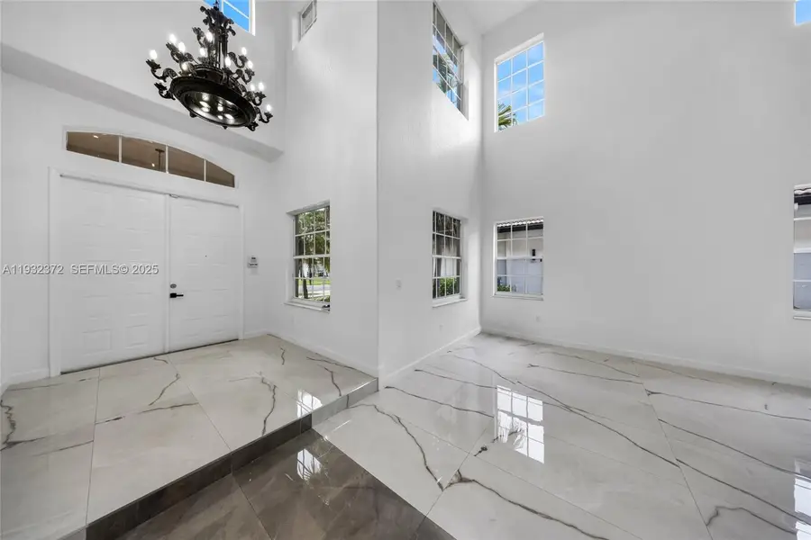 19371 SW 30th St, Miramar, FL 33029 - Image #2