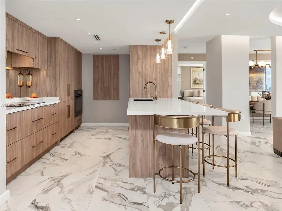 9 Island Ave #2104, Miami Beach, FL 33139 - #3