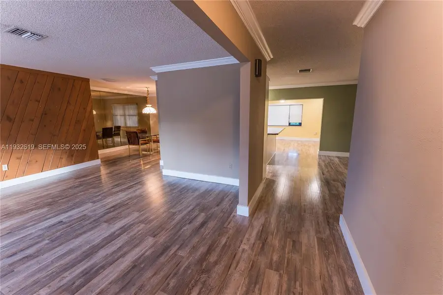 6101 SW 95th Ct, Miami, FL 33173 - Image #2