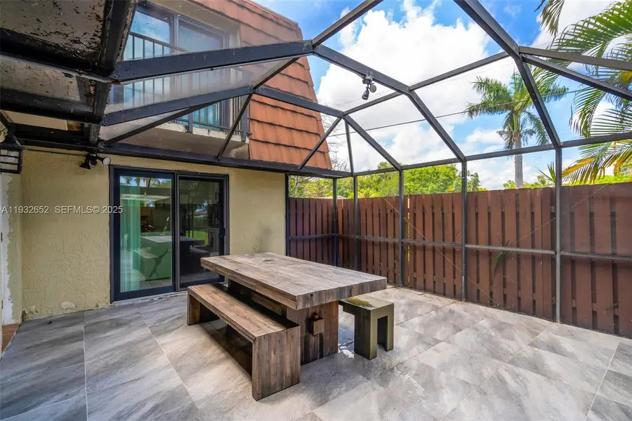 11903 SW 11th Ct, Davie, FL 33325 - Image #2