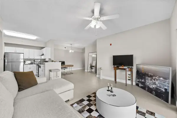 6968 SW 39th St #F204, Davie, FL 33314