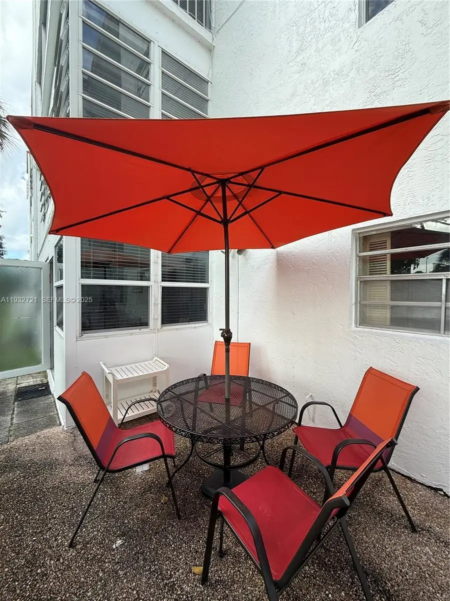 4270 NW 40th St #109, Lauderdale Lakes, FL 33319 - Image #2