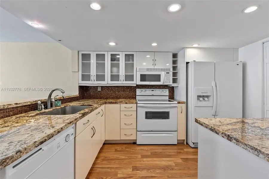 555 NE 15th St #14G, Miami, FL 33132 - Image #3