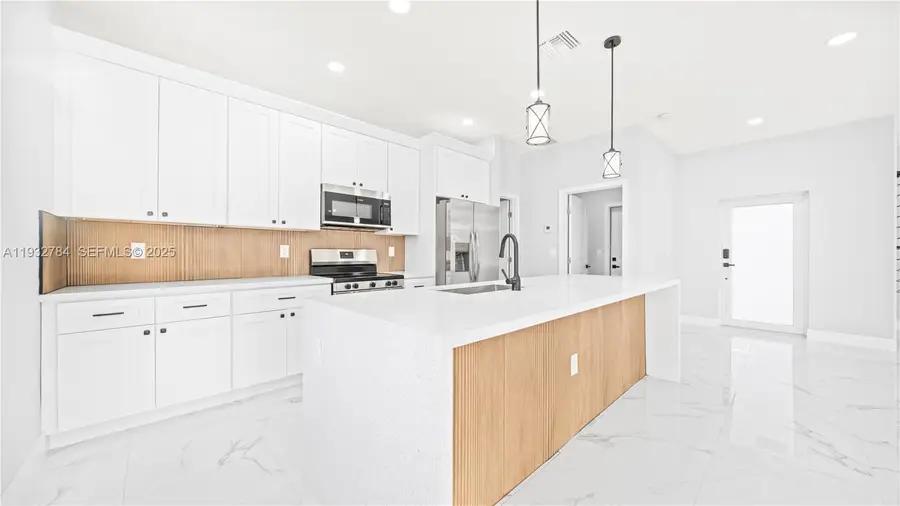 539 Hutton St, Lehigh Acres, FL 33974 - #2