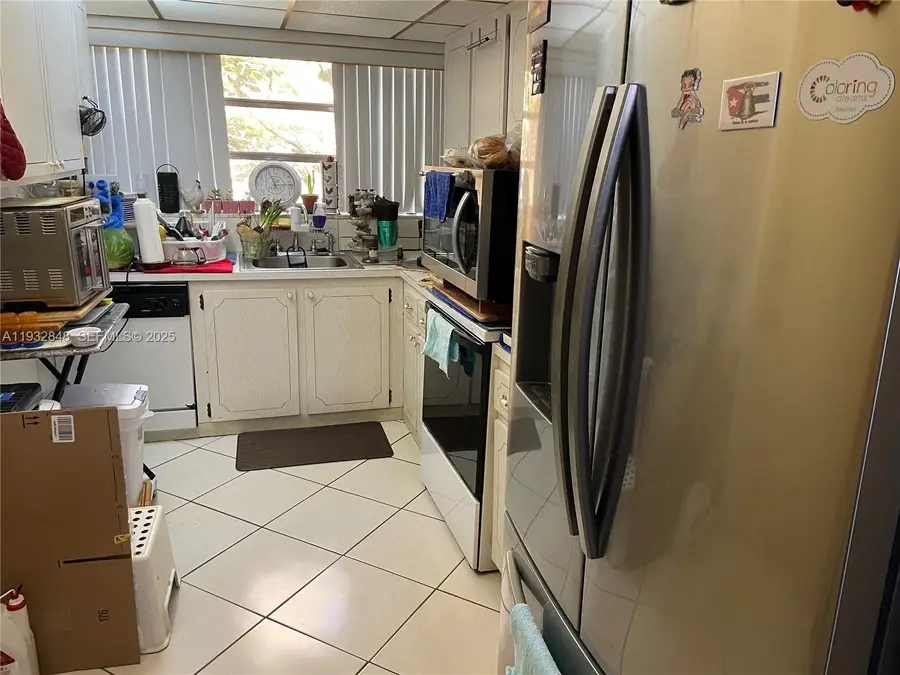 940 NE 199th St #209, Miami, FL 33179 - Image #3