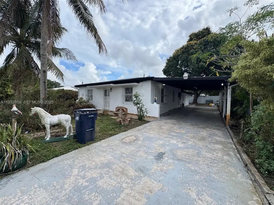 1040 Curtiss Dr, Opa Locka, FL 33054 - Image #2