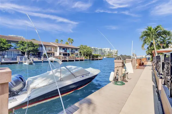 16478 NE 27th Pl #34, Eastern Shores, FL 33160