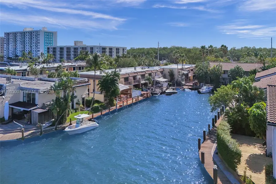 16478 NE 27th Pl #34, North Miami Beach, FL 33160 - Image #2