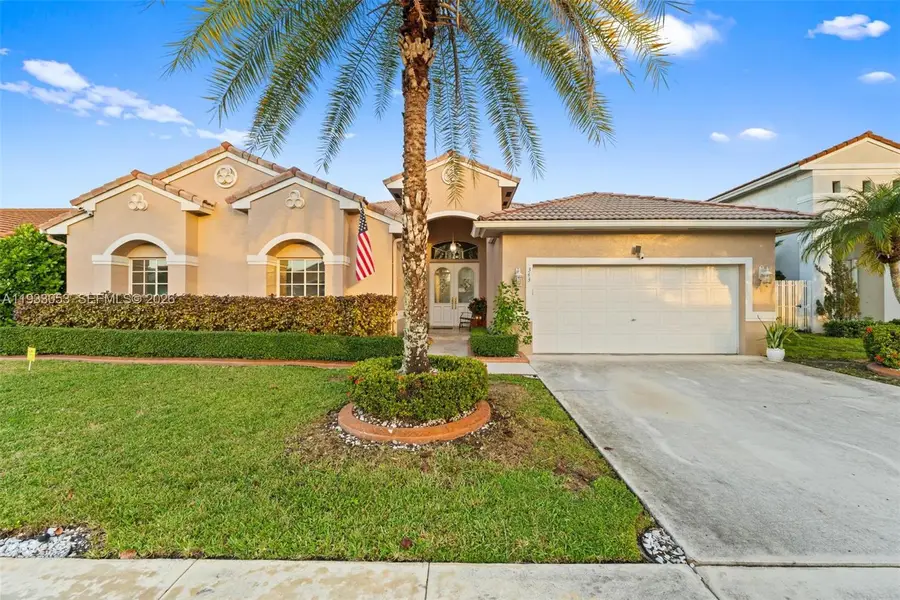 343 SW 187th Ter, Pembroke Pines, FL 33029 - Image #2