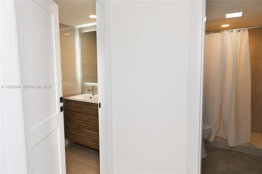 3625 N Country Club Dr #309, Aventura, FL 33180 - Image #3