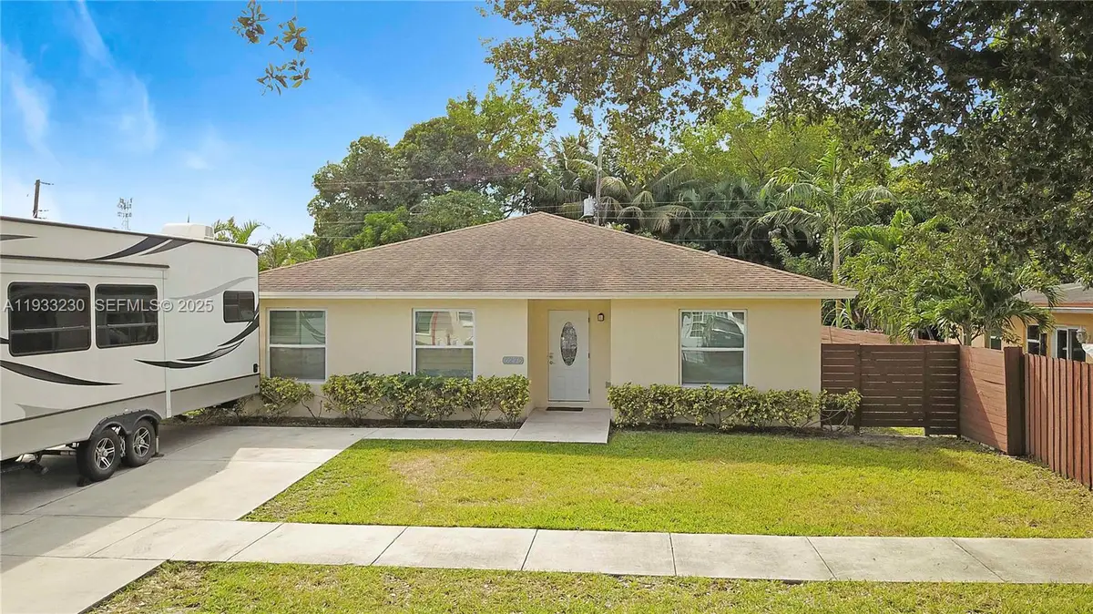 6270 Arthur St, Hollywood, FL 33024 - Image #1