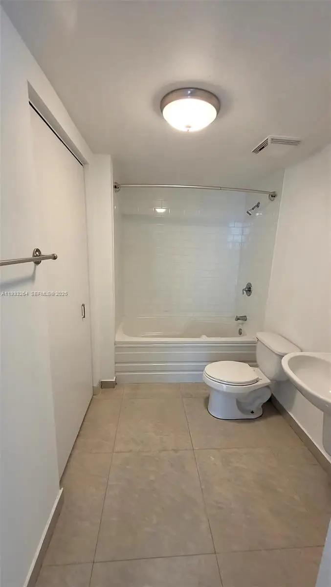 690 SW 1st Ct #3110, Miami, FL 33130 - Image #3