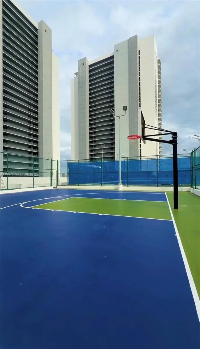 16385 Biscayne Blvd #3018-3017, North Miami Beach, FL 33160 - Image #1