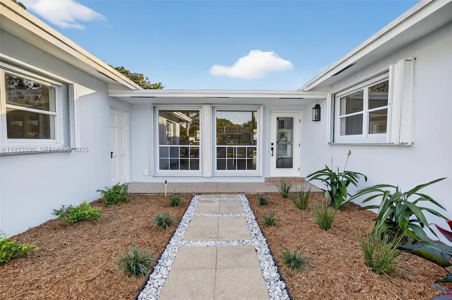 6800 NW 7th St, Plantation, FL 33317 - Image #2