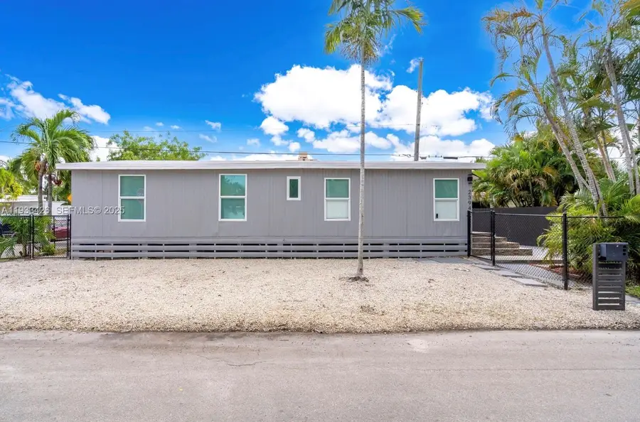 2394 NE 136th Ter, North Miami Beach, FL 33181 - Image #2