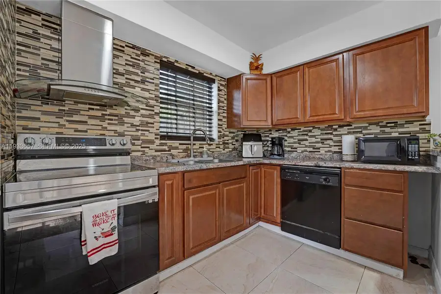 6841 Raleigh St, Hollywood, FL 33024 - #2