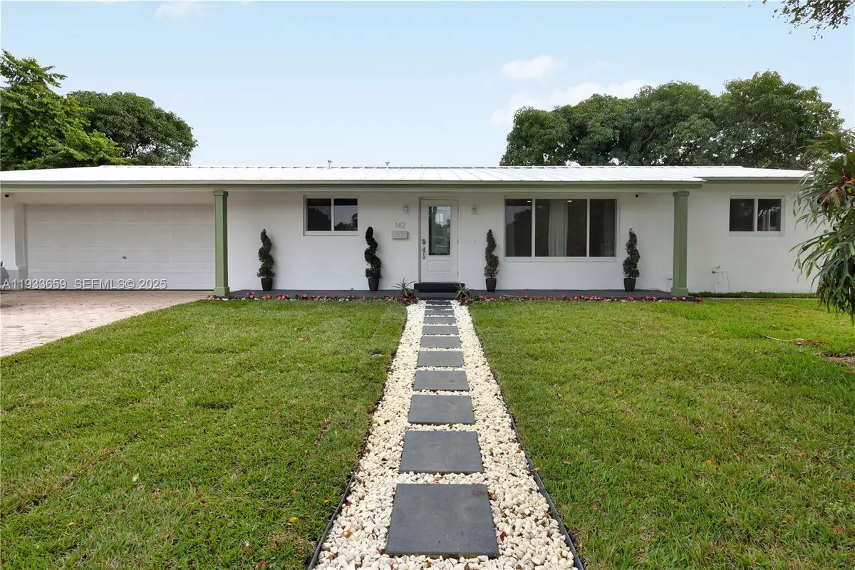 142 SW 53rd Ave, Plantation, FL 33317 - #1