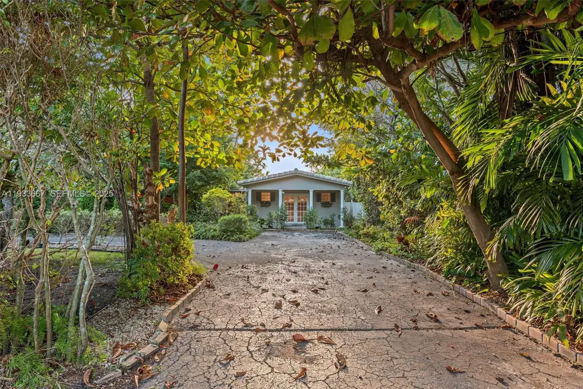 11770 Griffing Blvd, Biscayne Park, FL 33161 - Image #1