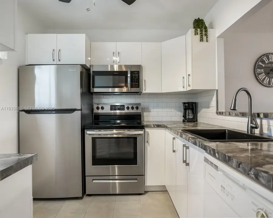 4706 NW 36th St #507, Lauderdale Lakes, FL 33319 - #2