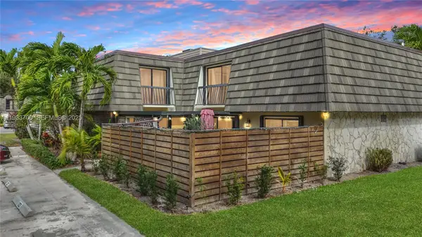 1003 10th Ter, Palm Beach Gardens, FL 33418