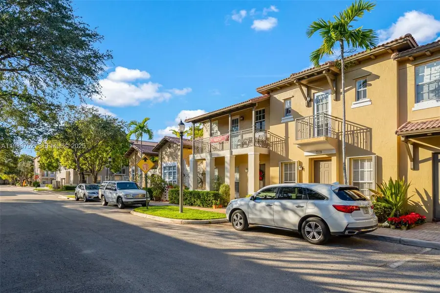 14629 SW 5th St, Pembroke Pines, FL 33027 - Image #2