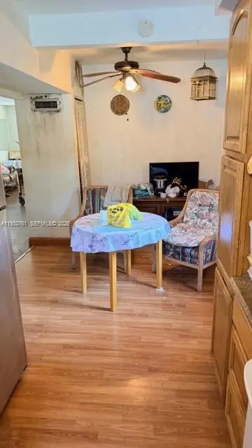 1100 NE 110th St, Miami, FL 33161 - Image #2