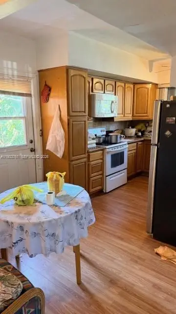 1100 NE 110th St, Miami, FL 33161 - Image #3