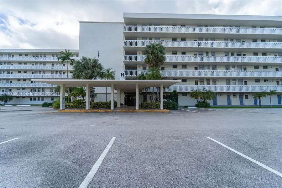 2855 Leonard Dr #H607, Aventura, FL 33160 - #2