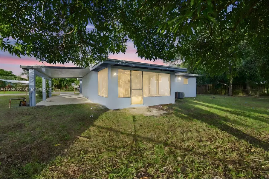 3548 SW 16th Ct, Fort Lauderdale, FL 33312 - Image #2
