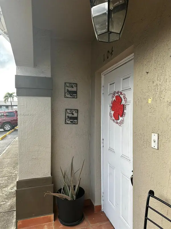 8020 W 28 Ct #104, Hialeah, FL 33018