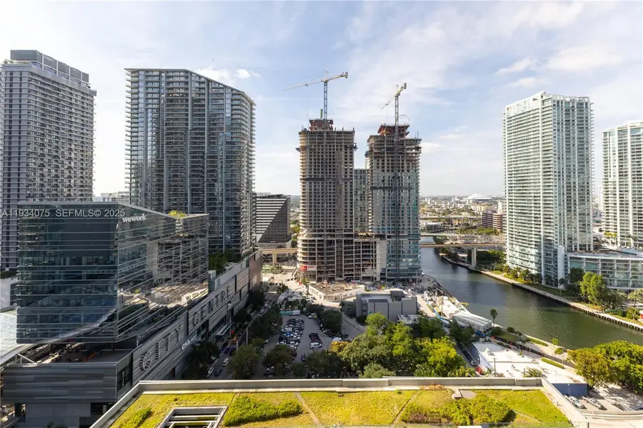 68 SE 6th St #2006, Miami, FL 33131 - Image #3