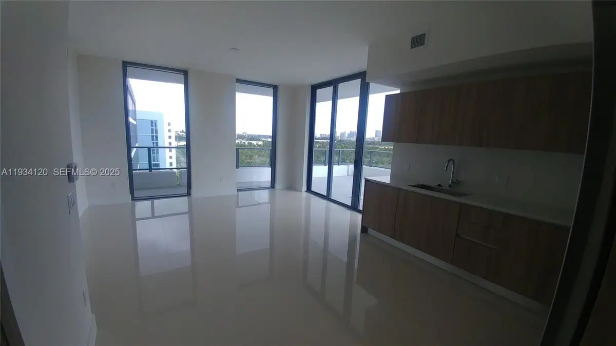 2960 NE 207 St #810, Aventura, FL 33180 - Image #1