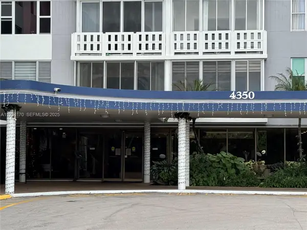 4350 Hillcrest Dr #702, Hollywood, FL 33021