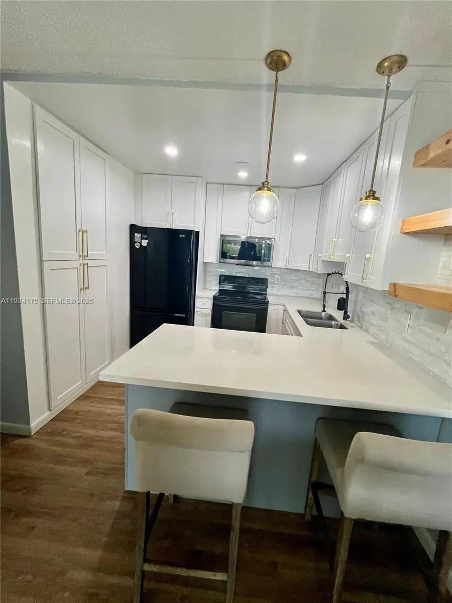 1750 W 56th St #211, Hialeah, FL 33012 - Image #2