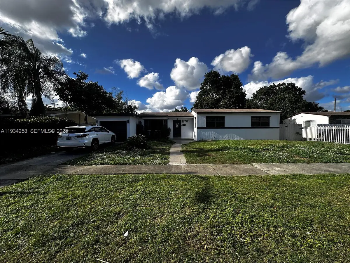 761 NW 183rd Dr, Miami Gardens, FL 33169 - Image #1