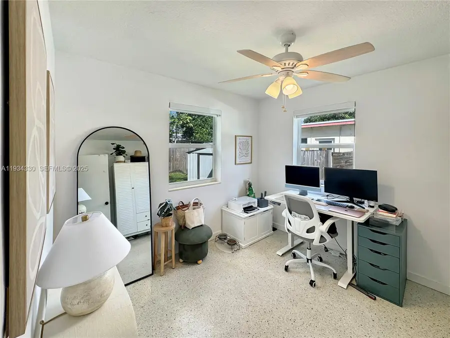 640 SW 6th St, Hallandale Beach, FL 33009 - Image #3