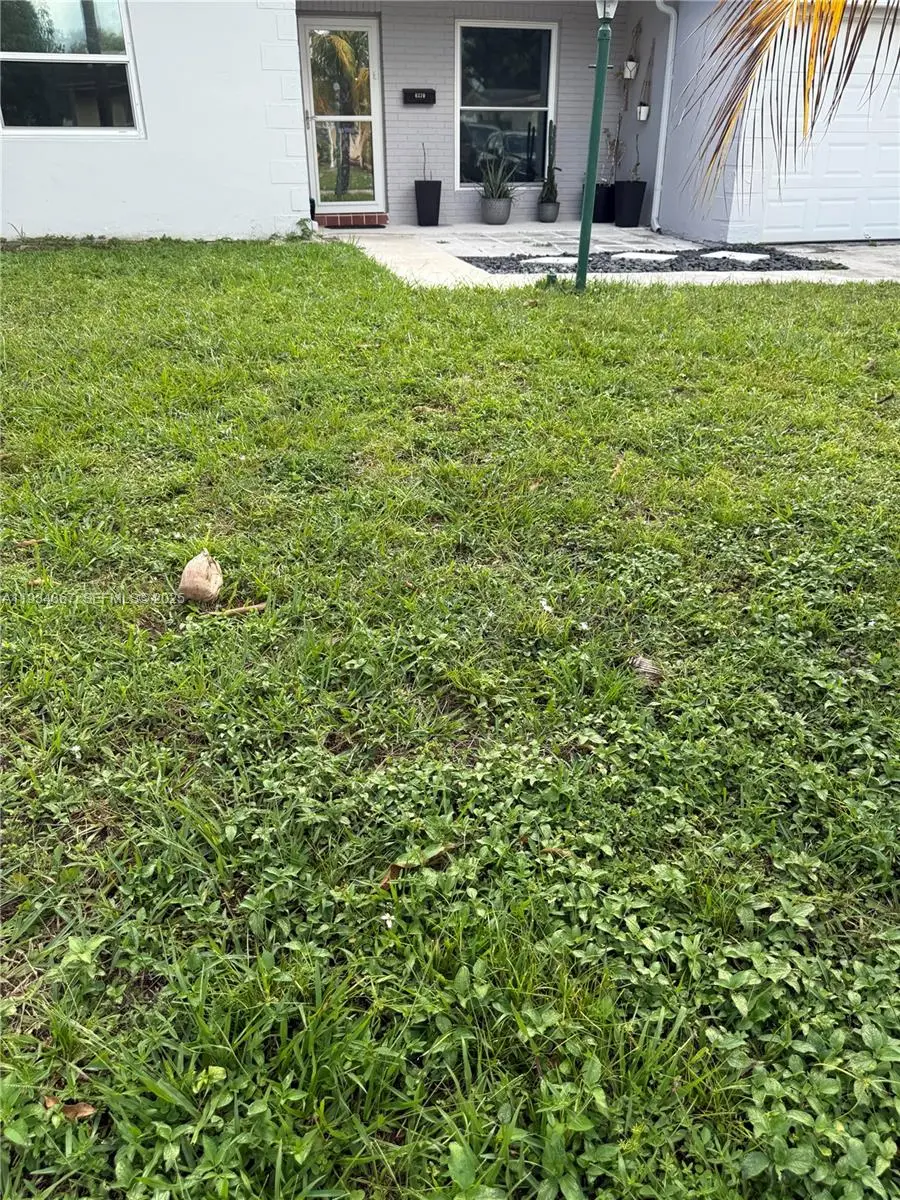 6270 SW 8th Pl, North Lauderdale, FL 33068 - Image #2