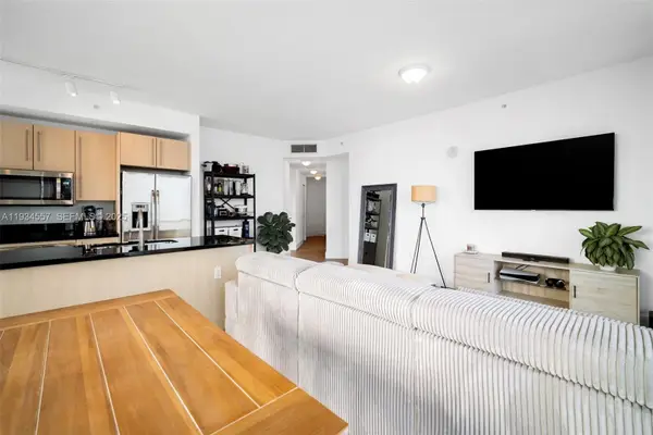 1111 SW 1st Ave #2525-N, Miami, FL 33130