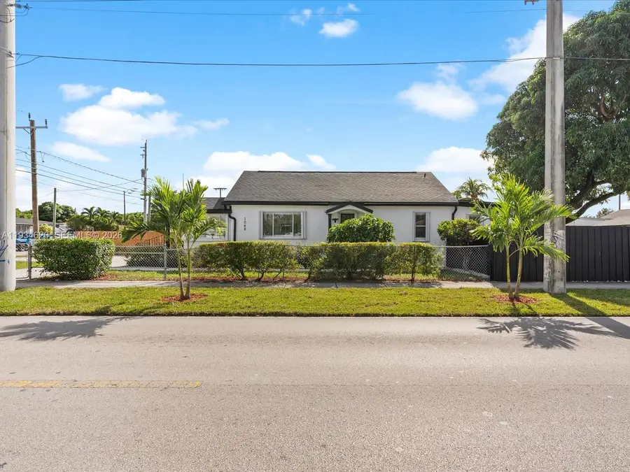 1048 NW 33rd Ave, Miami, FL 33125 - Image #2