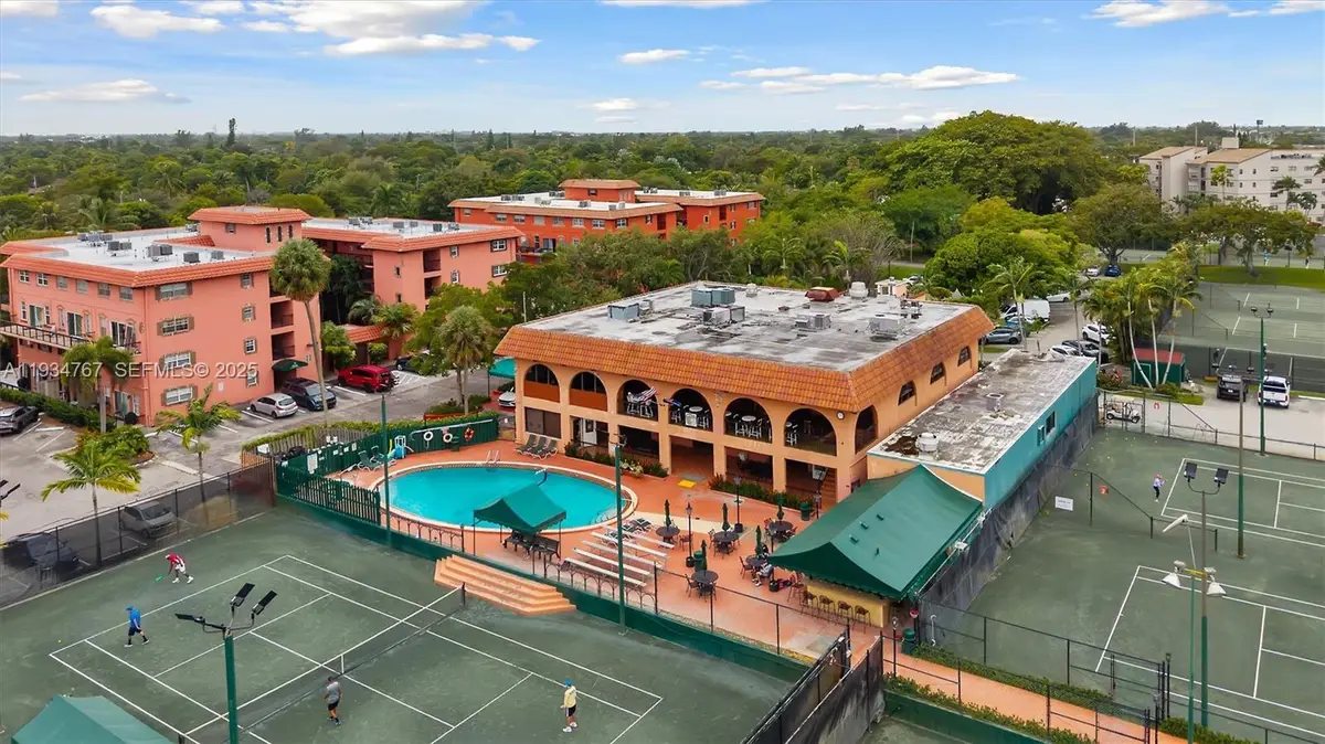620 Tennis Club Dr #110, Fort Lauderdale, FL 33311 - Image #1