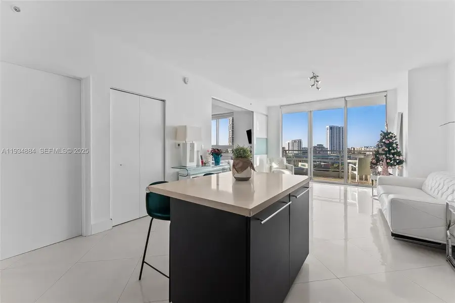 90 SW 3rd St #1410, Miami, FL 33130 - Image #3