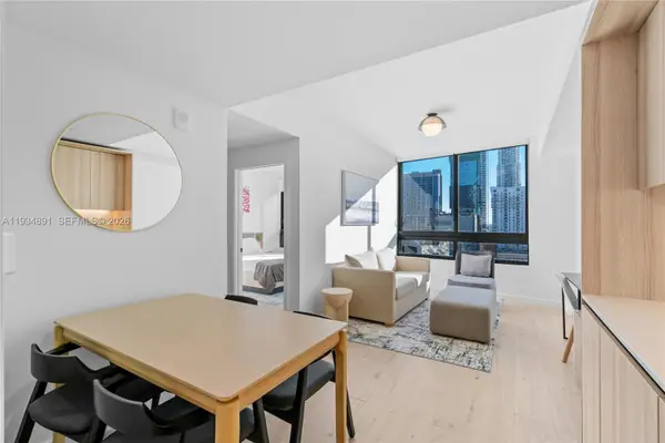 225 N Miami Ave #1405, Miami, FL 33132