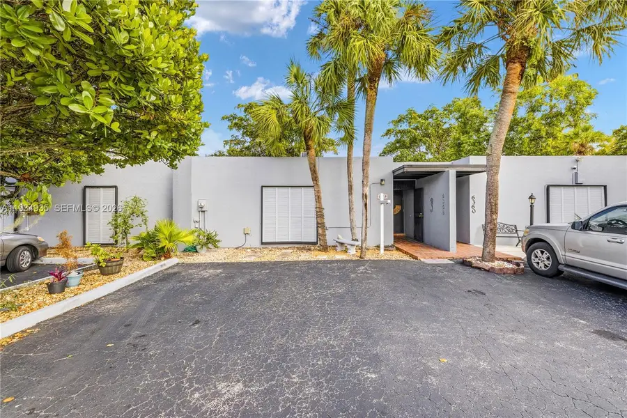 6358 Milk Wagon Ln, Miami Lakes, FL 33014 - Image #2