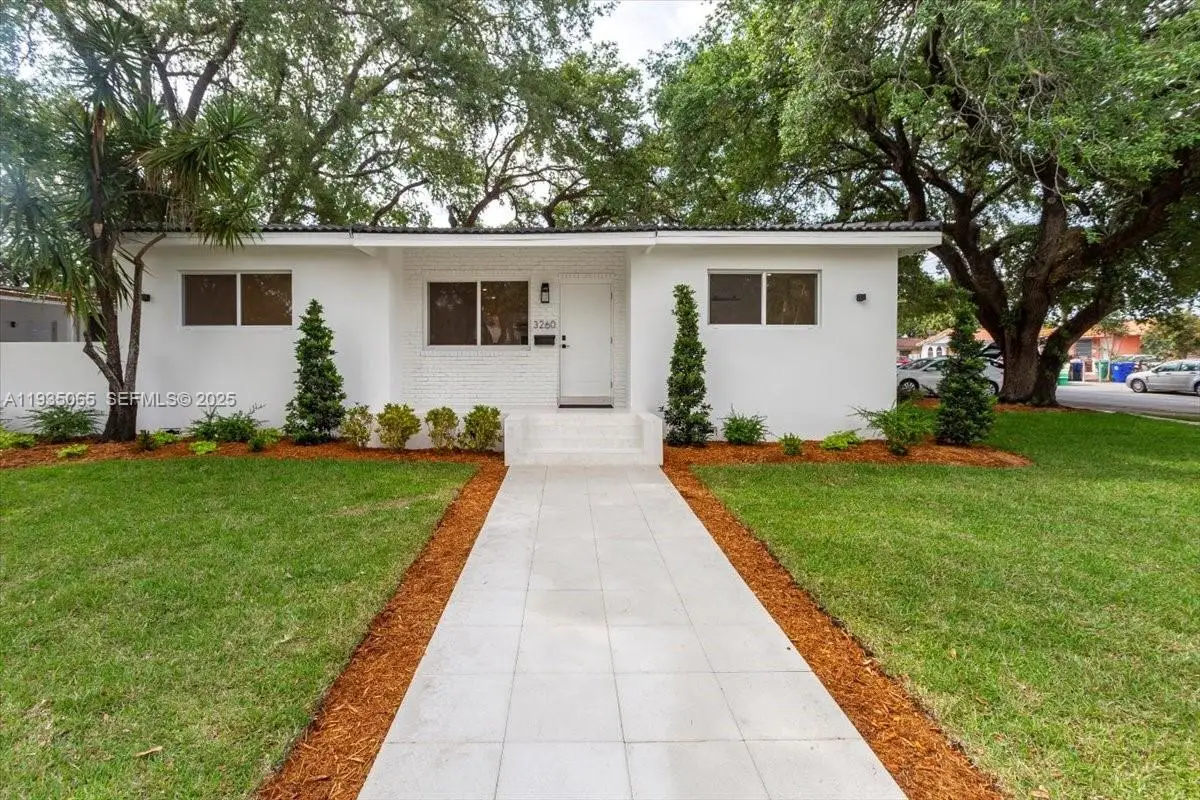 3260 NW 9th St, Miami, FL 33125 - Image #1