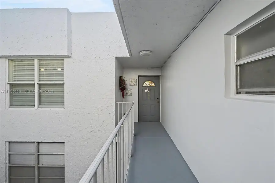 9440 Live Oak Pl #404, Davie, FL 33324 - Image #2