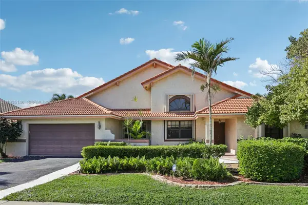 1801 W Oak Knoll Cir, Davie, FL 33324