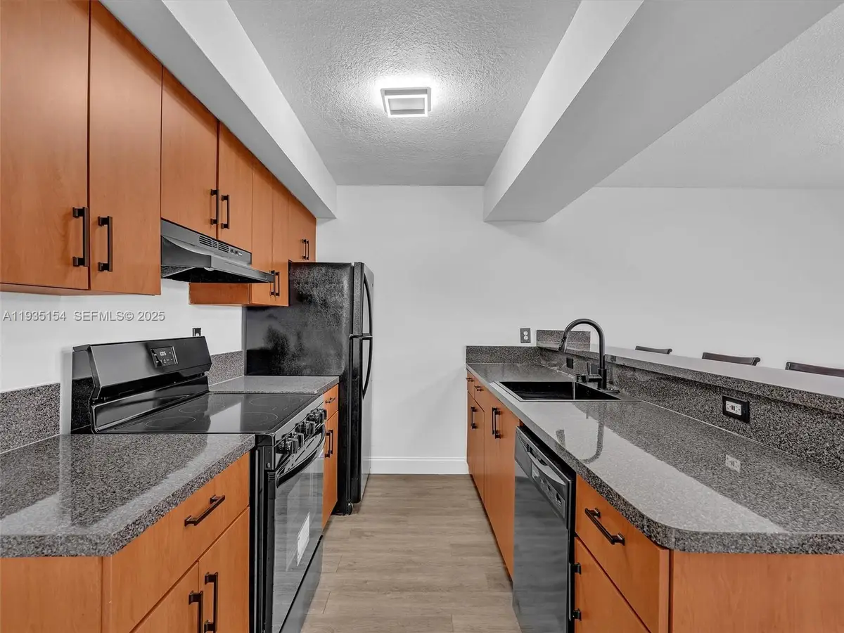 3911 SW 52nd Ave #4-1, Pembroke Park, FL 33023 - Image #1